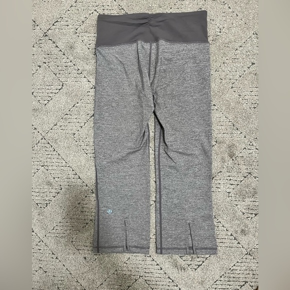 Size 6 Lululemon crops. - Picture 3 of 3